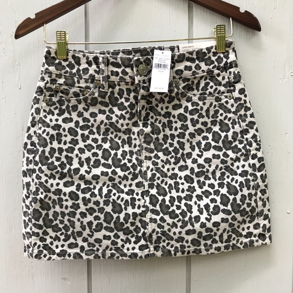 NWT American Eagle Hi-Rise Mini Corduroy Skirt - Picture 2 of 7